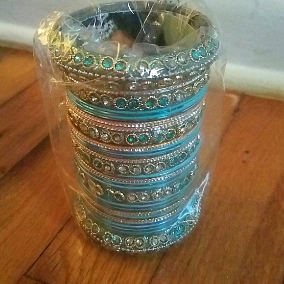 Bangels - Picture 2 of 2